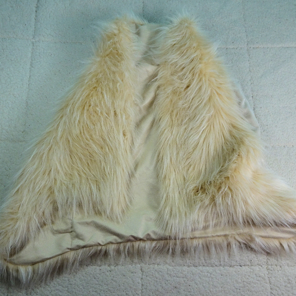 SimplyVera Vera WangFaux Fur Shawl Size S/M - Picture 1 of 8
